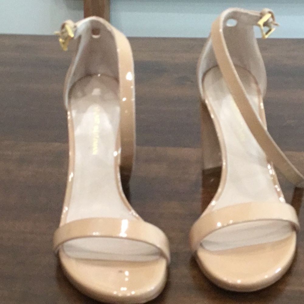 Stuart weitzman  beautiful patent leather shoes. Worn 2 times. Perfect condition
